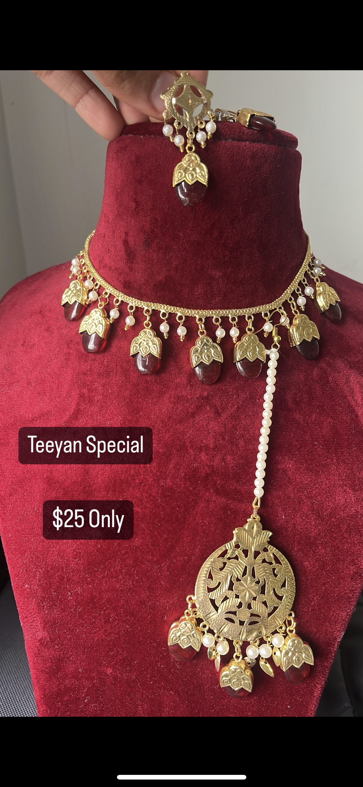 Dabka Neckline