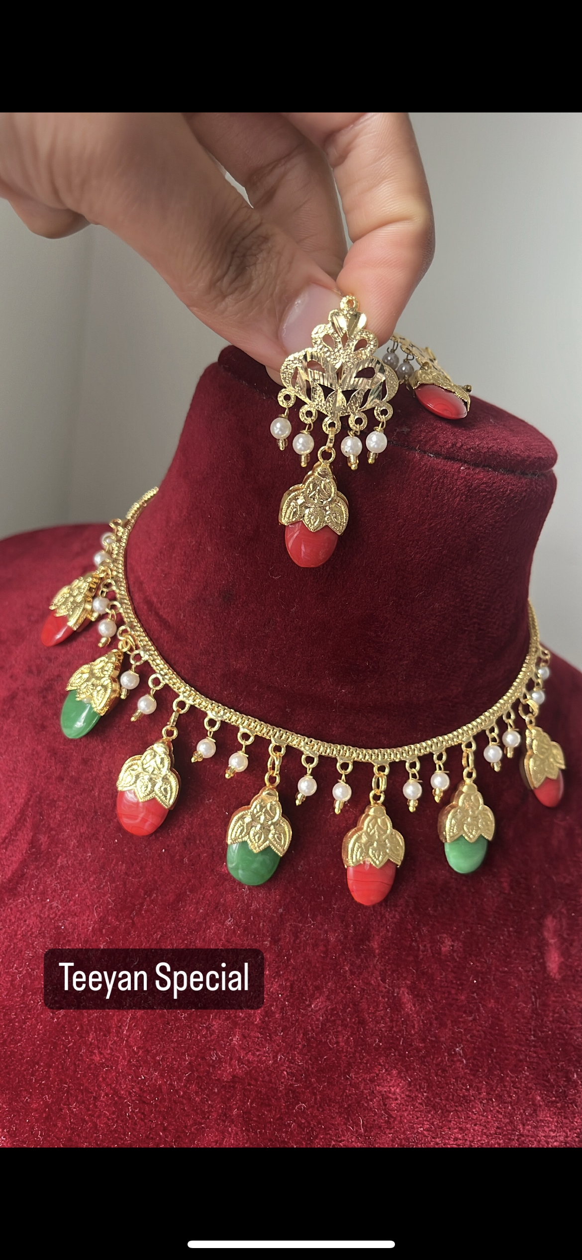 Dabka Neckline 2