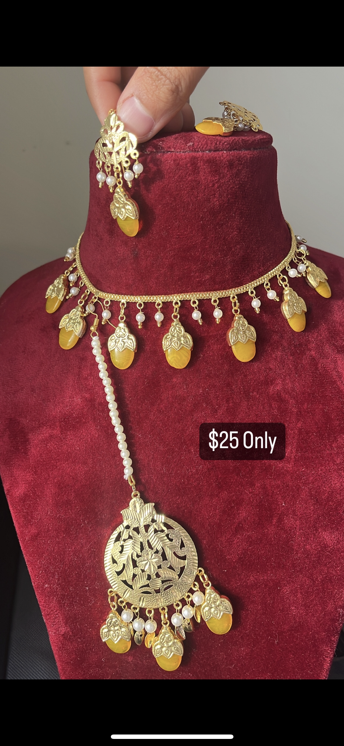 Dabka Neckline