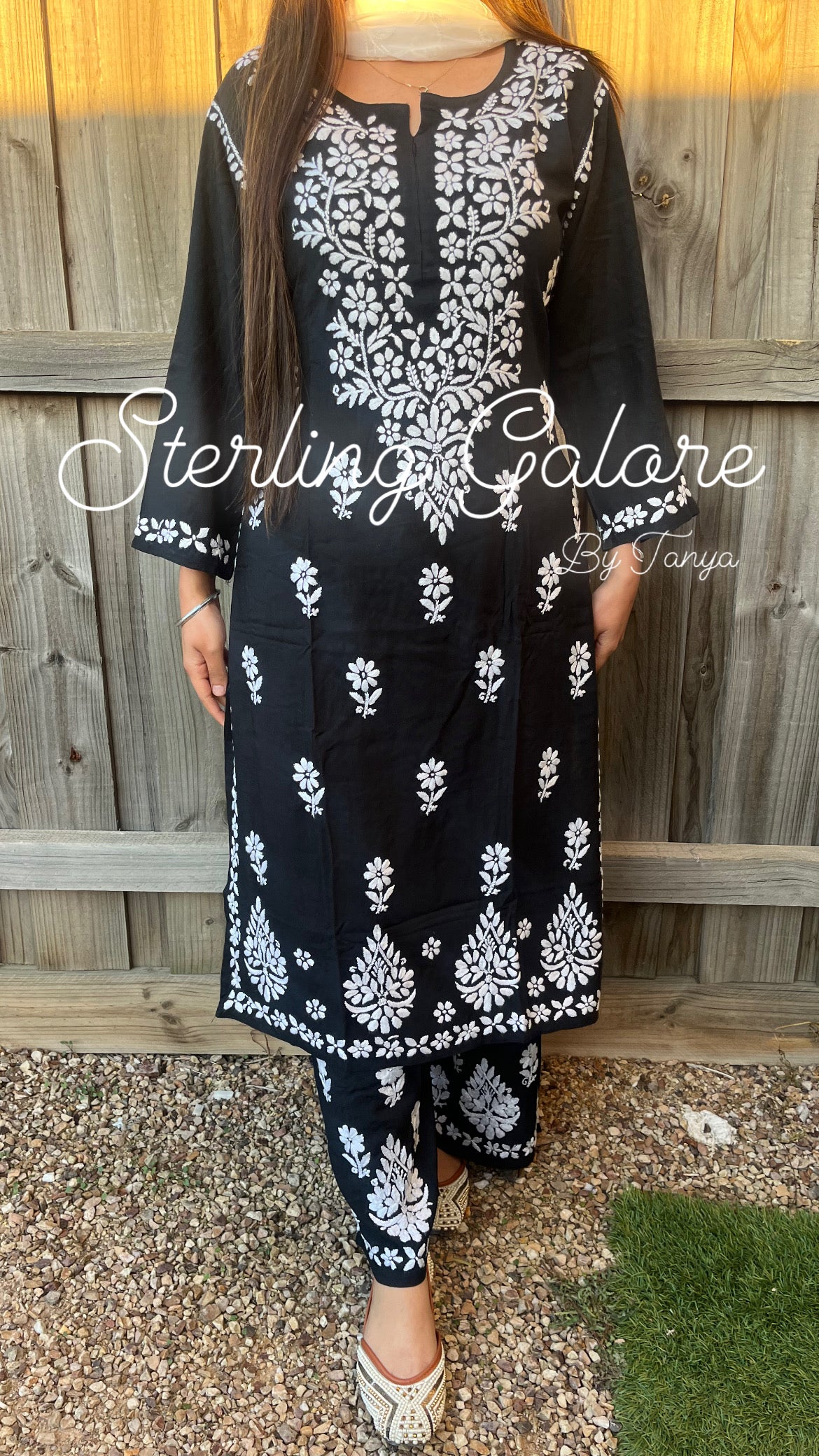 Modal Chikankari set