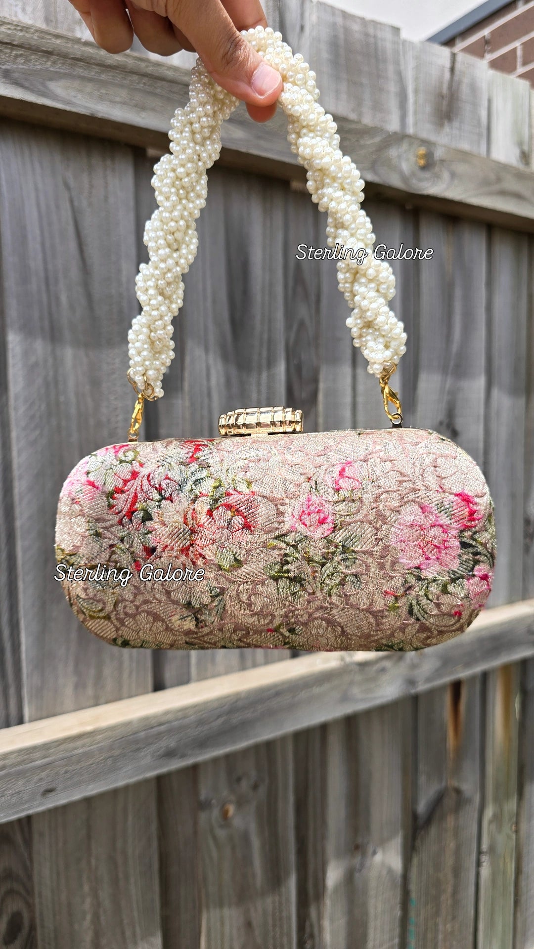 Daisy Clutch