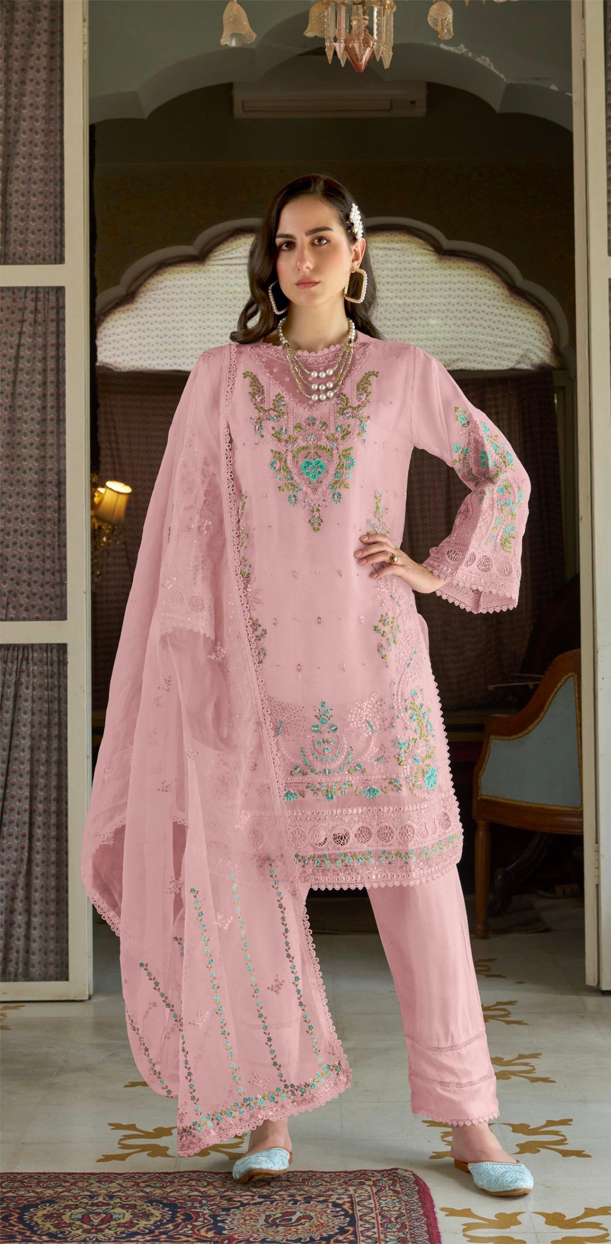 Lahoriye Collection