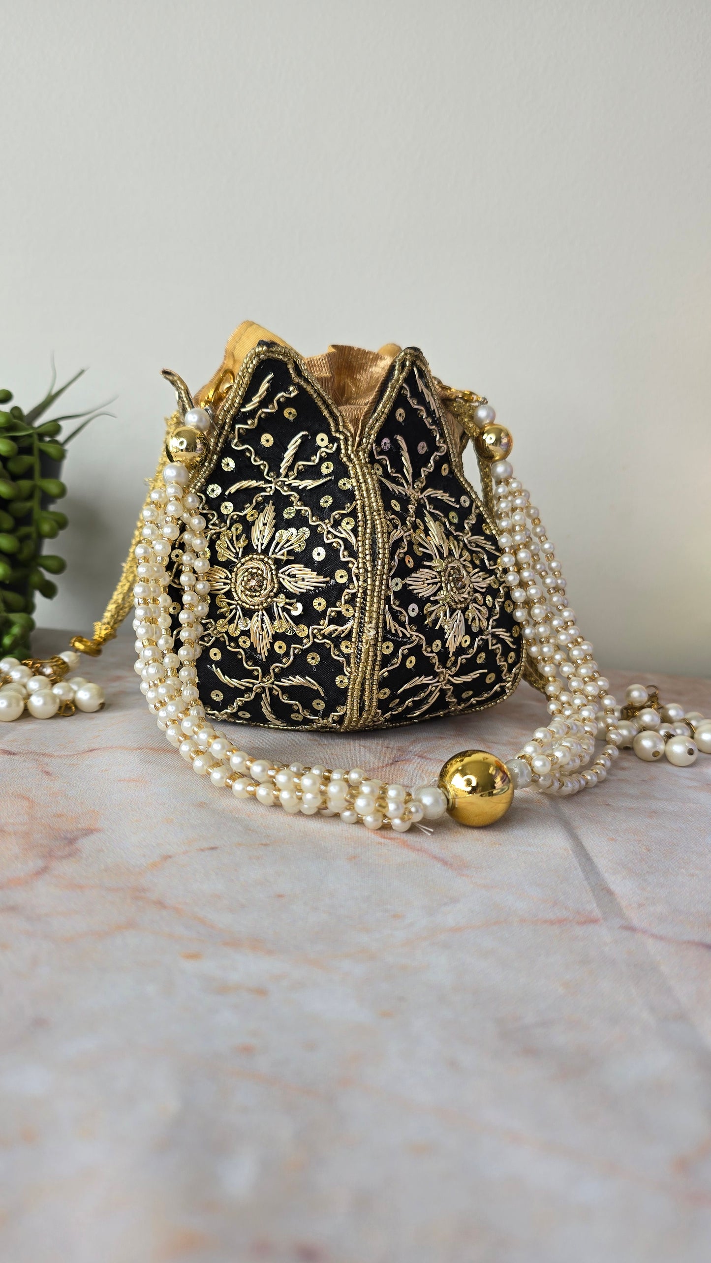 Lotus Potli Style 3