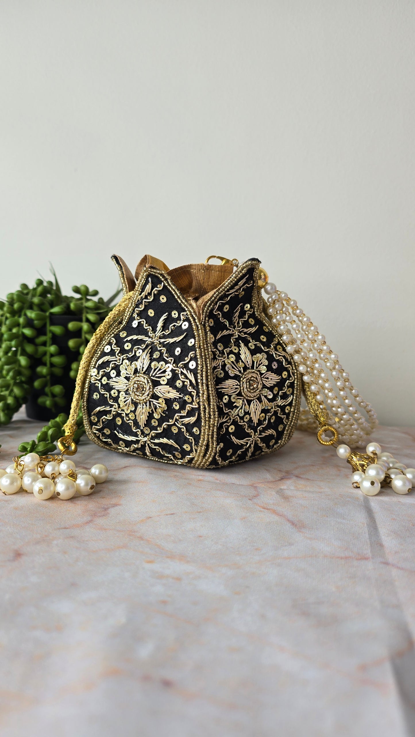 Lotus Potli Style 3