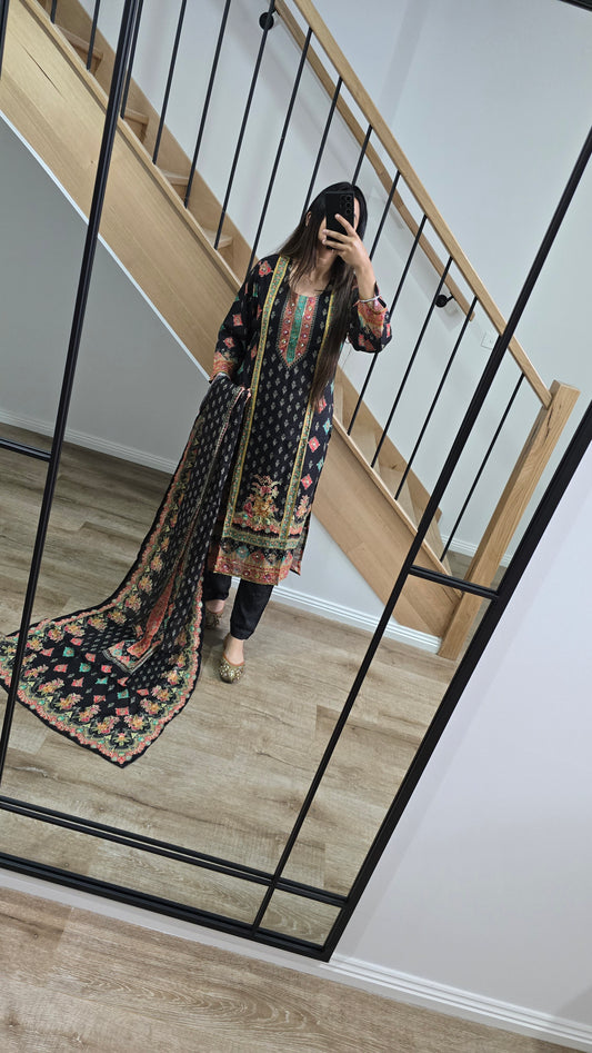 Rheaa Muslin Suit